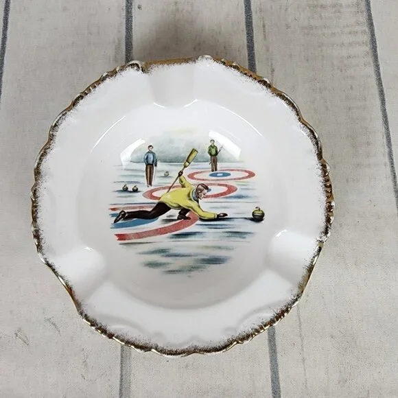 Vintage Royal Albert Curling Ashtray England Bone China Gold Guild Edge - Picture 1 of 9